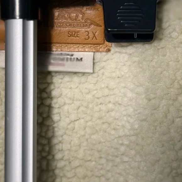 Levi's Light Blue Denim Jacket with Cream Collar - Picture 12 of 15